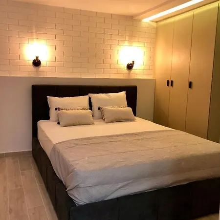 Helen Luxury Happy House * Athens